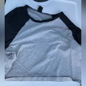 Long sleeve crop top